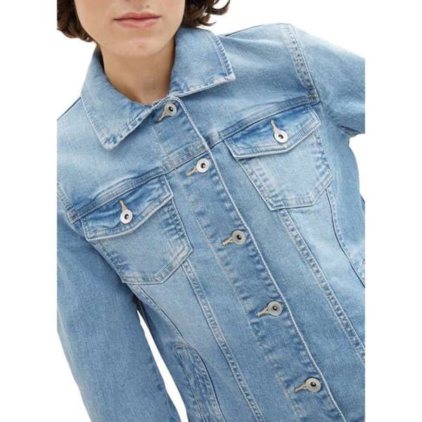 Blå stone tvättad jeansjacka i bomull med figursydd passform