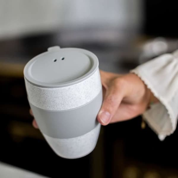 Koziol Aroma To Go 2.0 termoskopp 400 ml vit/grå