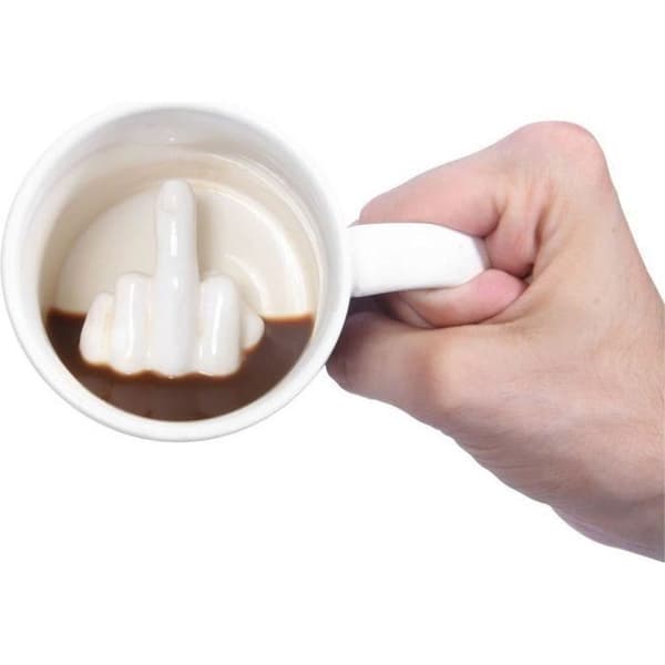 Mugg - Långfinger - Vit - Keramik - Tål diskmaskin och mikrovågsugn