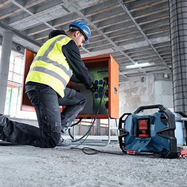 Bosch Professional GPB 18VH-6 SRC Byggplatsradio