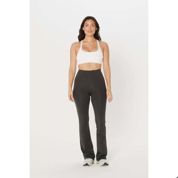 Fabletics Oasis dambyxor med utsvängd ben