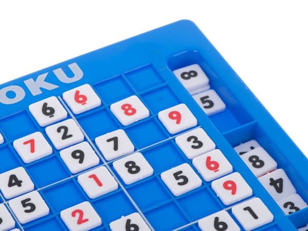 Logiskt Sudoku-spel med siffror