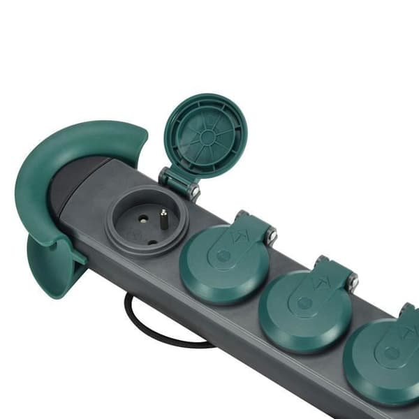 ELEKTRALINE 4X2P + E-block med omkopplare 3G1.5 4 m