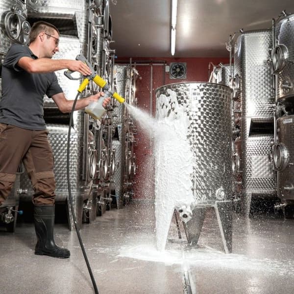 Karcher TR Basic 2 Foam Lance - Högkvalitativt rengöringstillbehör för högtryckstvättar - Vit