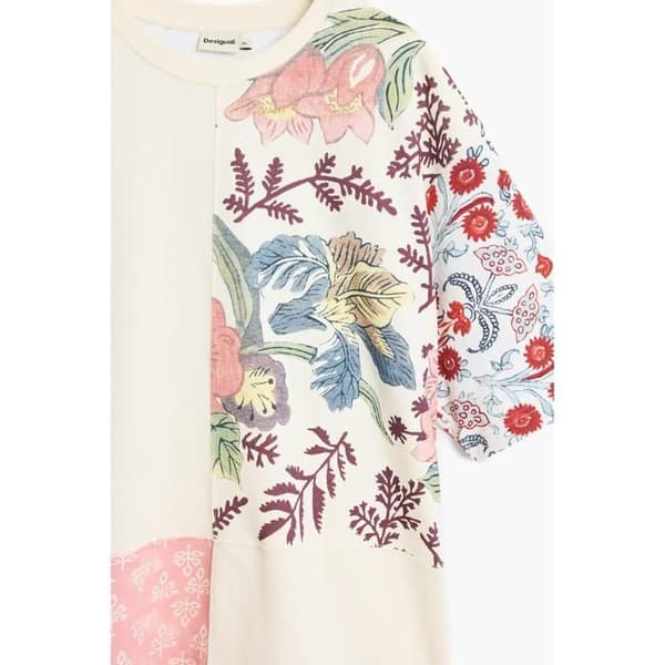 Blommönstrad t-shirt med utskärning Desigual