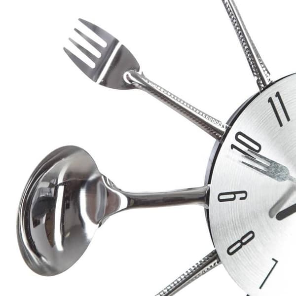 Klocka "Utrustning" i silvermetall D38cm - Atmosphera Inredningsdesigner