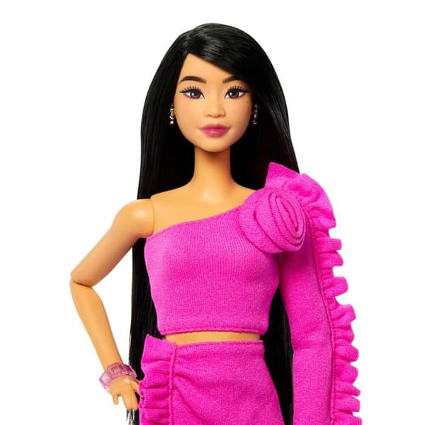 Barbie Deluxe Stil 2 i Barbiecore Kläder HYV26