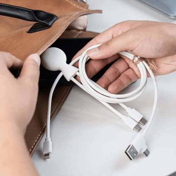 Multikontakt USB-C/USB/Lightning/Micro USB Laddkabel i återvunnen plast Mr Bio Long 1m Vit