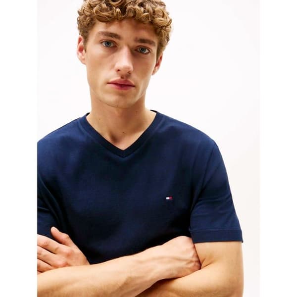 T-shirt Tommy Hilfiger Essential med V-ringning