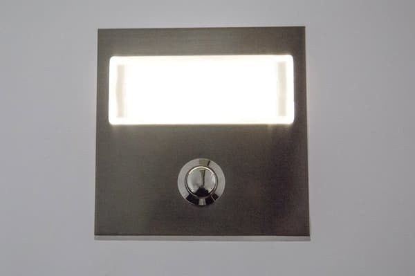Sonnette - HUBER - 12066 - Tryckknapp i förkromad mässing - LED-belysning - Spänning 12V