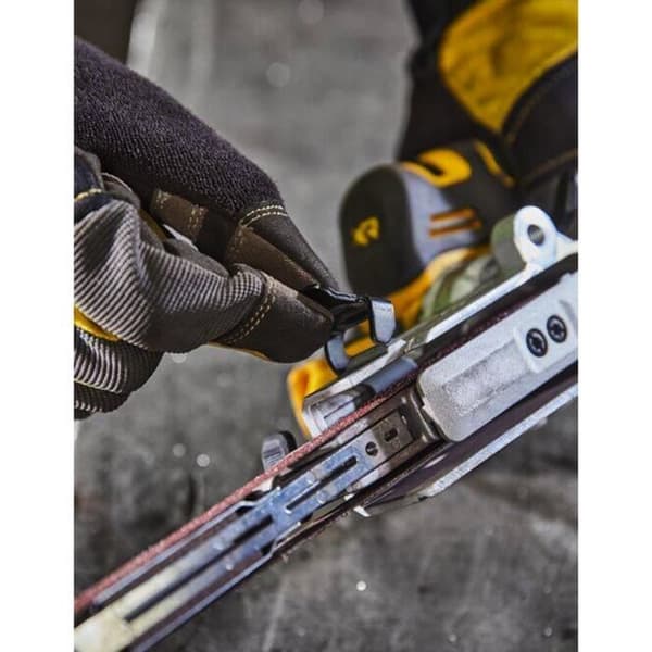 Bältslipmaskin DeWALT DCM200N (Endast maskin)