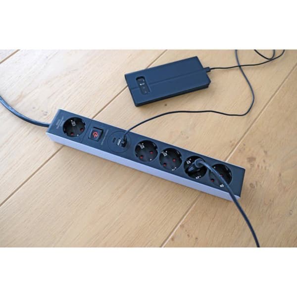 Eldosa - BRENNENSTUHL - 5 uttag - USB Power Delivery - Switch - Grå/Svart