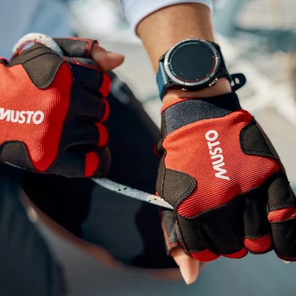 Musto Performance 2.0 kortfingerhandskar - äkta röd