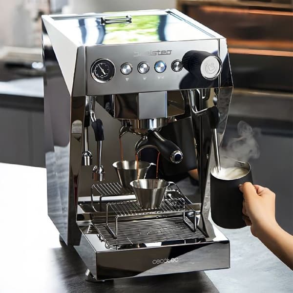 Cecotec Professionell Espressomaskin Barista Baristeo Brava. Förinfusionssystem för optimal extraktion.