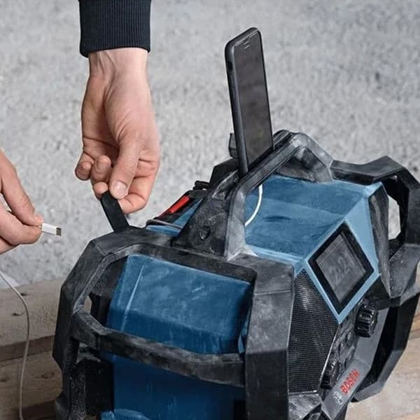 Bosch Professional GPB 18VH-6 SRC Byggplatsradio