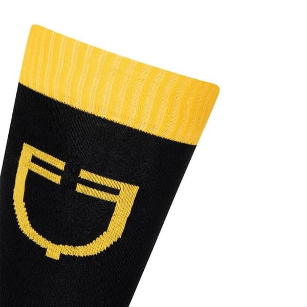 Tekniska ridstrumpor med kontrasterande Equestro Stretch-logotyp