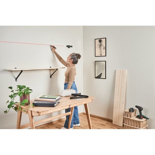 Laserlinjer BOSCH - UniversalWallLevel - Med manual + 2 batterier x 1,5V AA