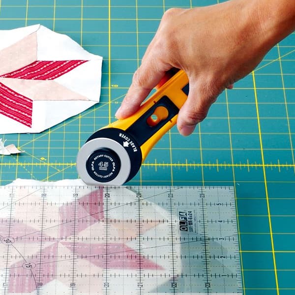Rotary cutter - OLFA - RTY-2/DX - 45 mm blad - Ergonomisk - Skärprecision