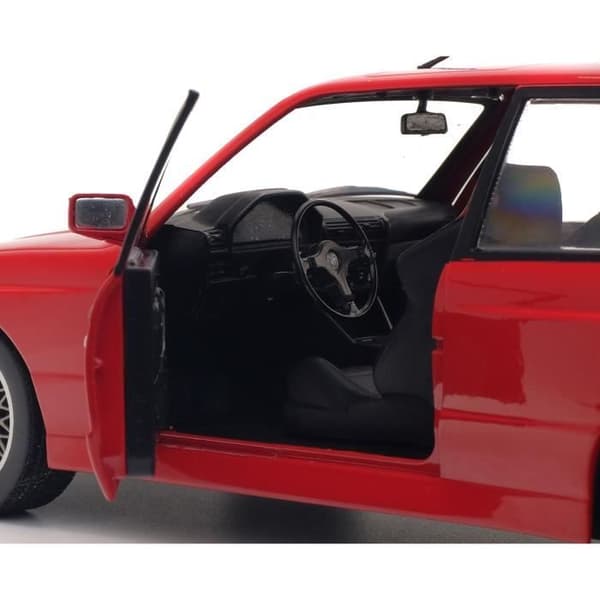 Skala modell - BMW - E30 M3 - Röd - 1/18 - Interiör - Mixad