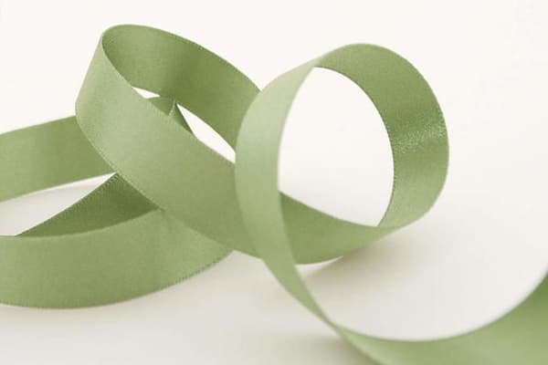 Dubbelansat satängband Berisfords 15 mm x 20 m - Kaki (100% polyester)