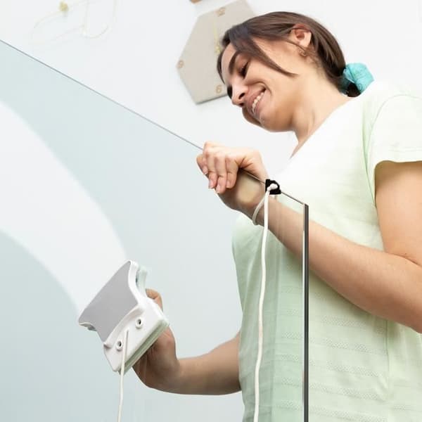 InnovaGoods Magly Magnetic Window Cleaner