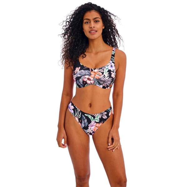 Bikinitopp dam Freya Kamala bay