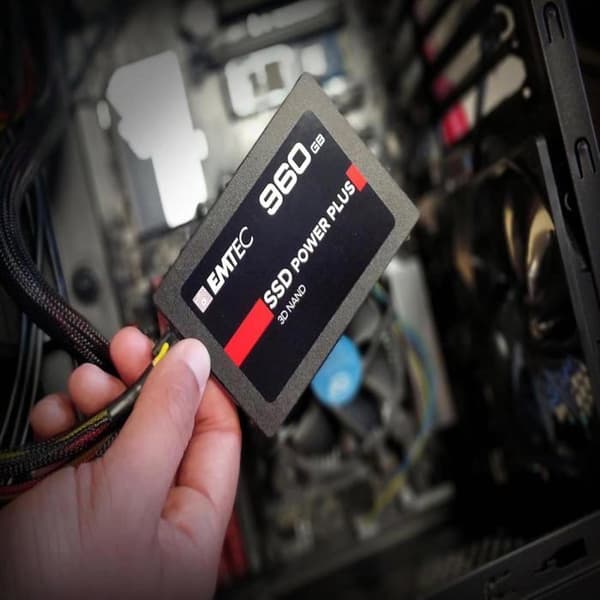Power Plus SSD - EMTEC - 960 GB - SATA 6Gb/s - 2,5" - TRIM-stöd - ECC - Dålig blockhantering
