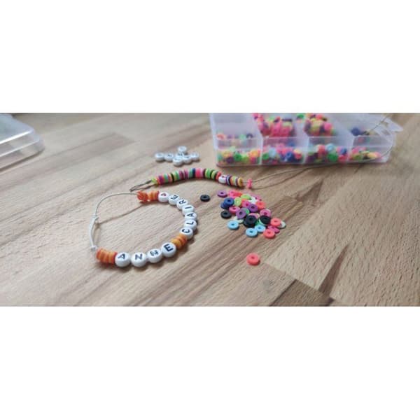 Box med 1750 Neon 'Seed Creative' Heishi-pärlor 6 mm