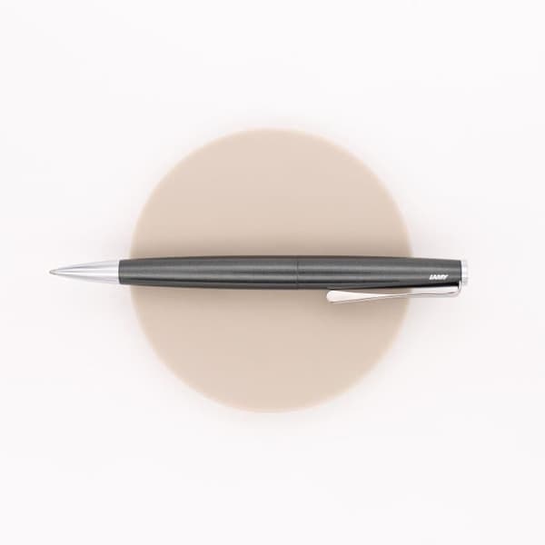 LAMY Studio svart reservoarpenna - medium spets - för vuxna