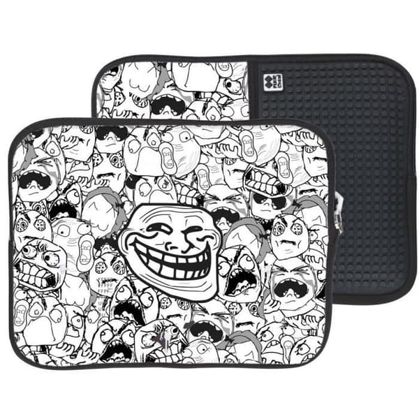 PIXIE CREW tabletthölje troll-design svart/vit