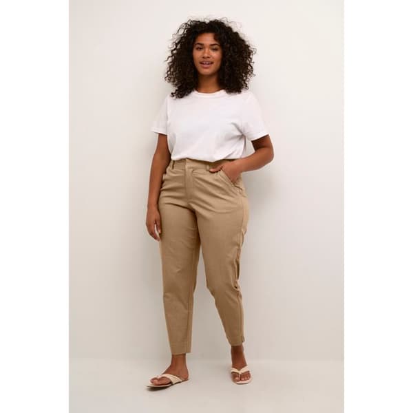 Kvinna 7/8 chinos KAFFE Curve Leana