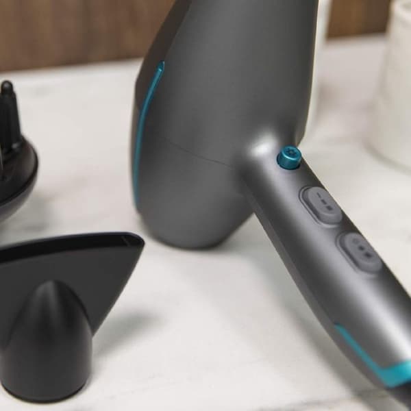 Cecotec Hårfön Bamba IoniCare 5300 Maxi Aura Black. Äkta jonisk teknologi med hög luftflöde.