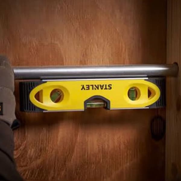 STANLEY tvåmaterial magnetisk torpednivå - 0-43-511 - 25 cm