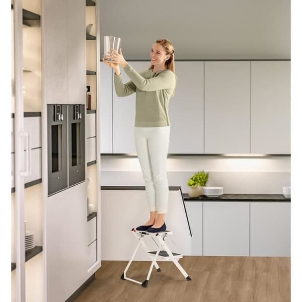 Hailo Mini 2-stegs vikbar halkfri stege i stål