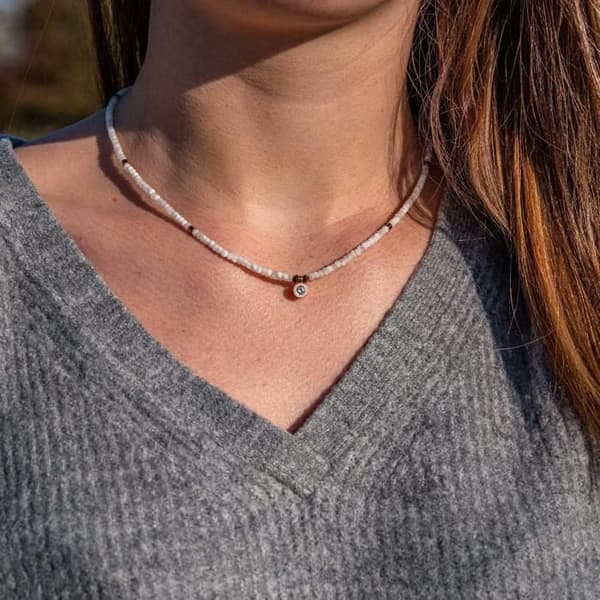 Halsband LUMIA i månstenar