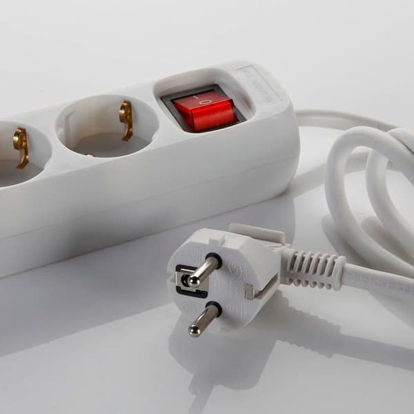 Alyco Power Strip - 199446 - Multipel bas 6 enchufes med switch 3m kabel, vit
