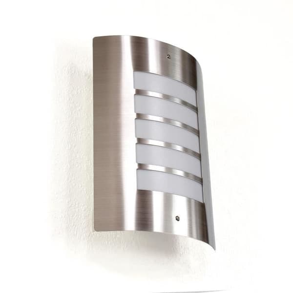 Modern vägglampa i stål IP44