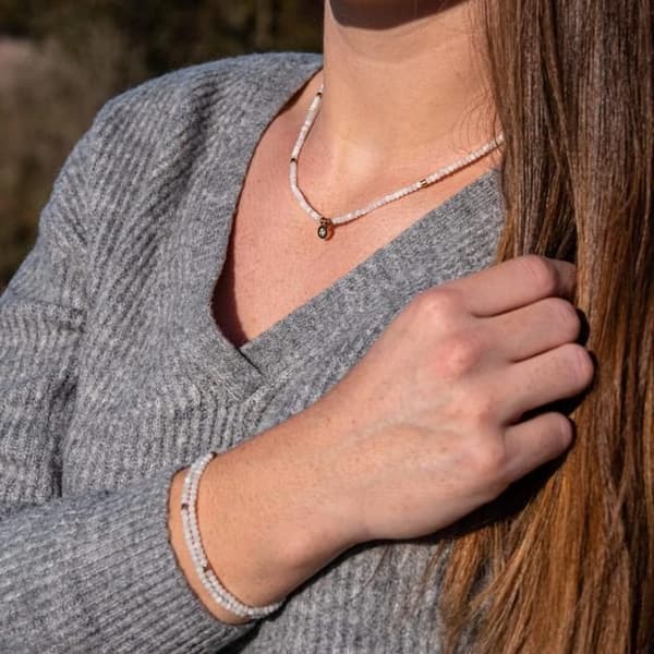 Halsband LUMIA i månstenar