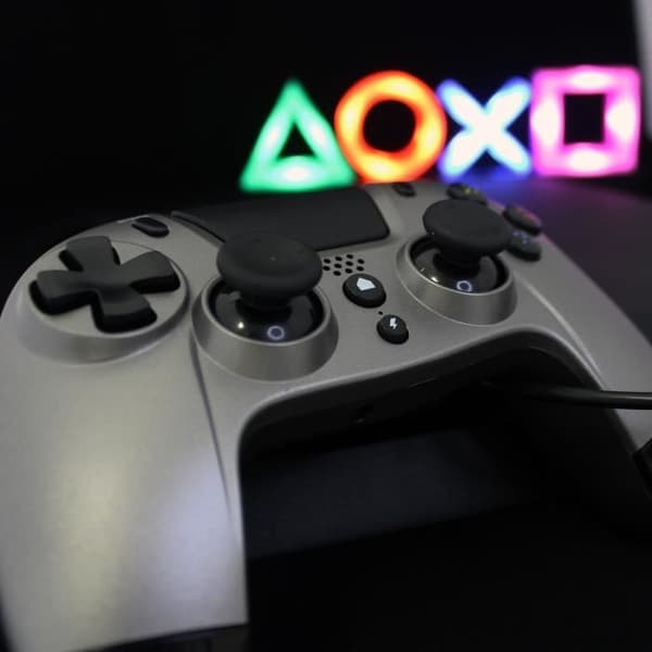 Spelkontroll - Gioteck - VX4 - Trådad - Ergonomisk design - 3,5mm Jackport