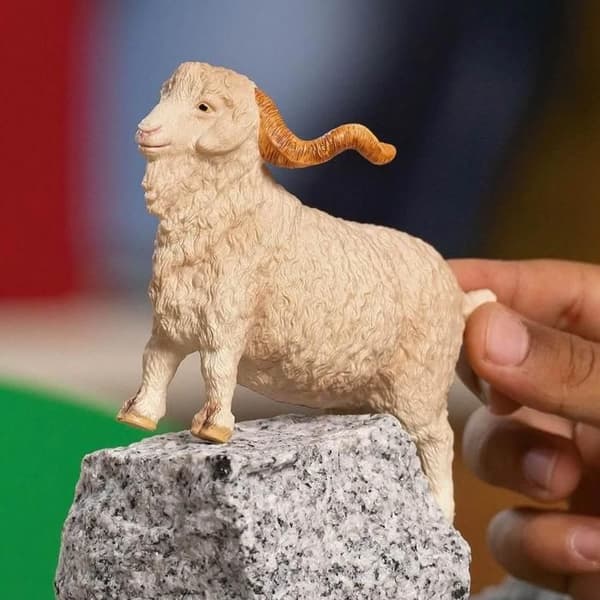Farm World Figurine: Angora Goat