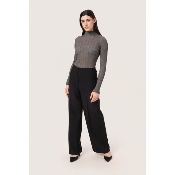Pull kvinna Soaked in Luxury Laisa