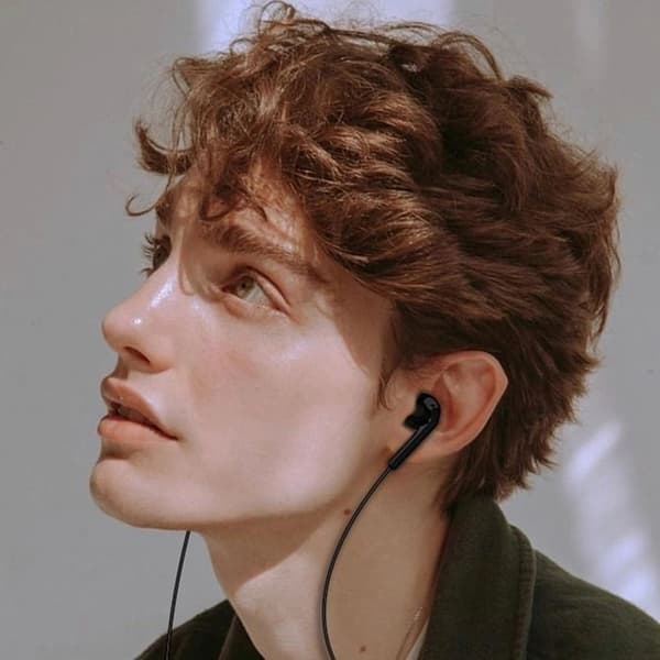 USB-C trådade in-ear hörlurar 1,2 m - Svart