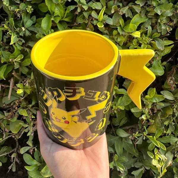 Mugg 3D - Nintendo - Pokémon - Pikachus blixtar - Gul - Keramik - Barn