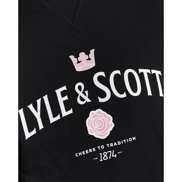 Lyle & Scott Rundhalsad Sweatshirt Cheers To Tradition