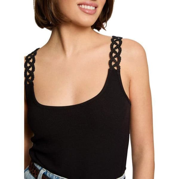 Tight tanktop