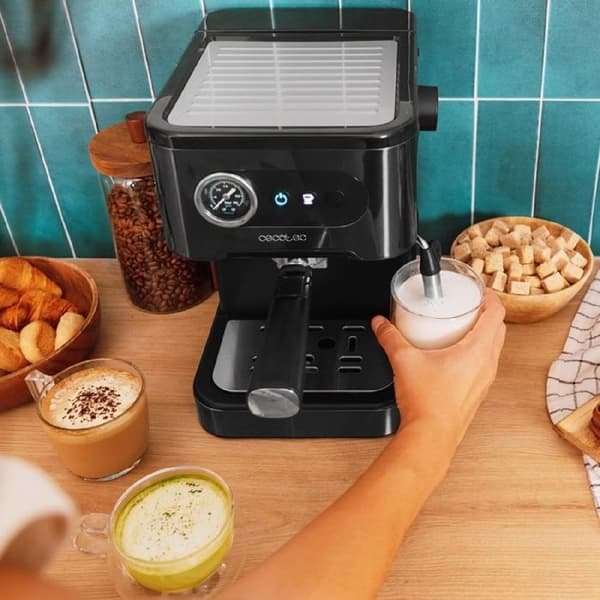 Cecotec Espresso Kaffemaskin med ColdBrew Power Espresso 20 Pro-system. Pekskärm, 20 Bars pump, ångmunstycke.