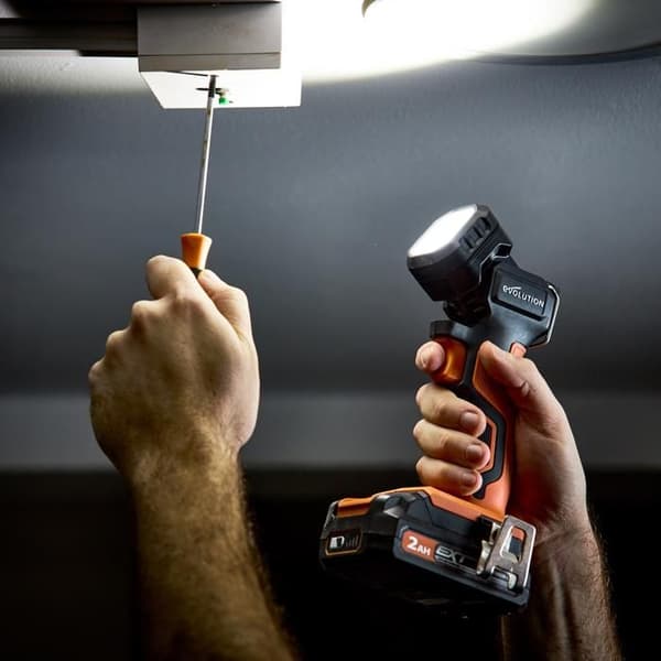 Ficklampa - EVOLUTION POWER TOOLS - R1000TOR-Li - 1000 lumen - Uppladdningsbar - LED