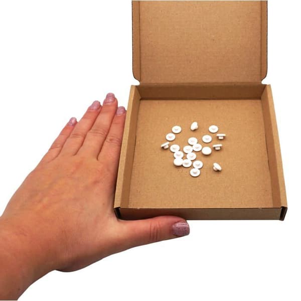 Vita plastproppar 20 st – för hål 4 mm (Ø över 8 mm) i PEBD