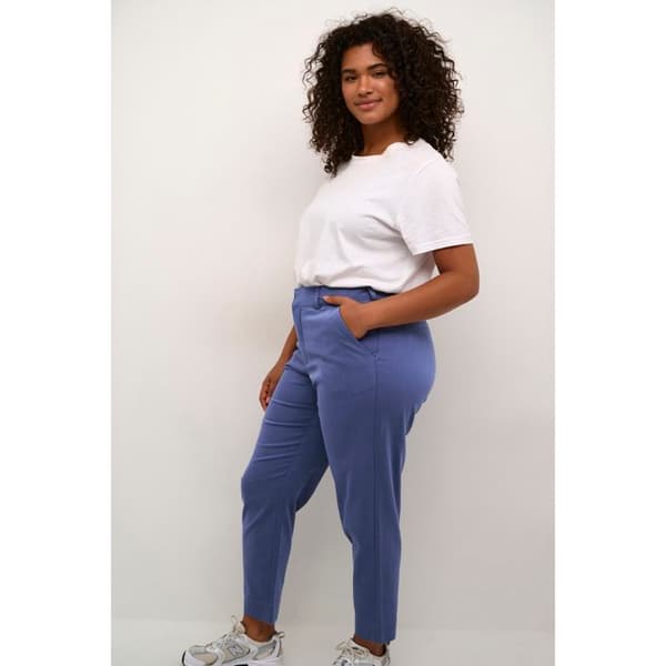 Kvinna 7/8 chinos KAFFE Curve Leana