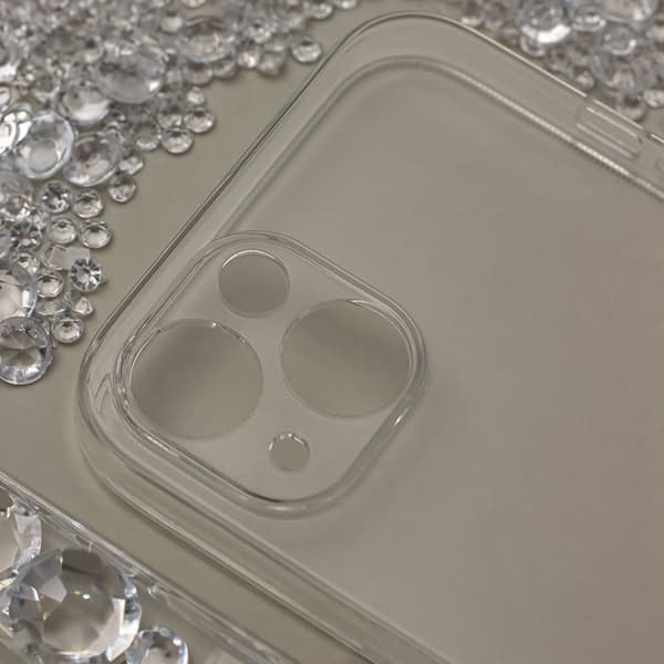 Tunn 2 mm telefonfodral för iPhone 16 Pro 6,3 "